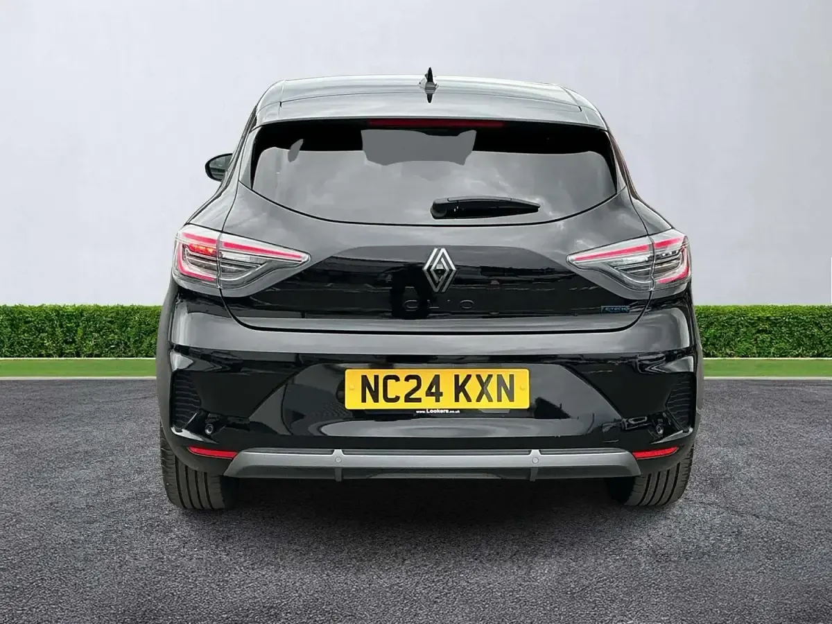 Used Renault Clio V Esprit Alpine 143 HP (105 kW) 2024 Black Hatchback