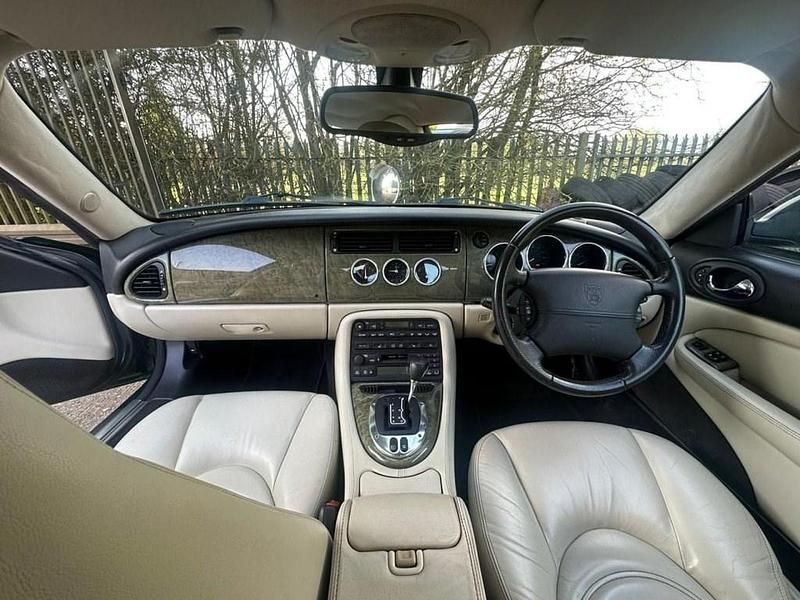 Used Jaguar XK8 300 HP (220 kW) 2005 Green Coupe