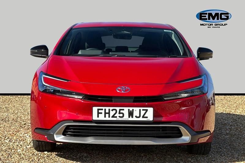 Used Toyota Prius Design 223 HP (164 kW) 2025 Red Hatchback