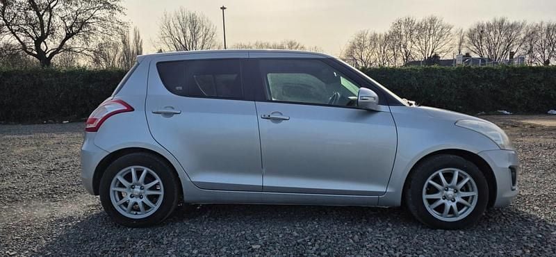 Used Suzuki Swift 94 HP (69 kW) 2015 Silver Hatchback