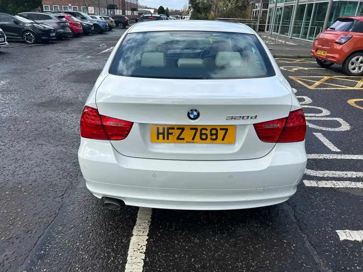 Used BMW 320 Efficient Dynamics 2011 White Sedan