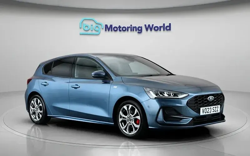 Used Ford Focus ST-Line 125 HP (91 kW) 2023 Blue Hatchback