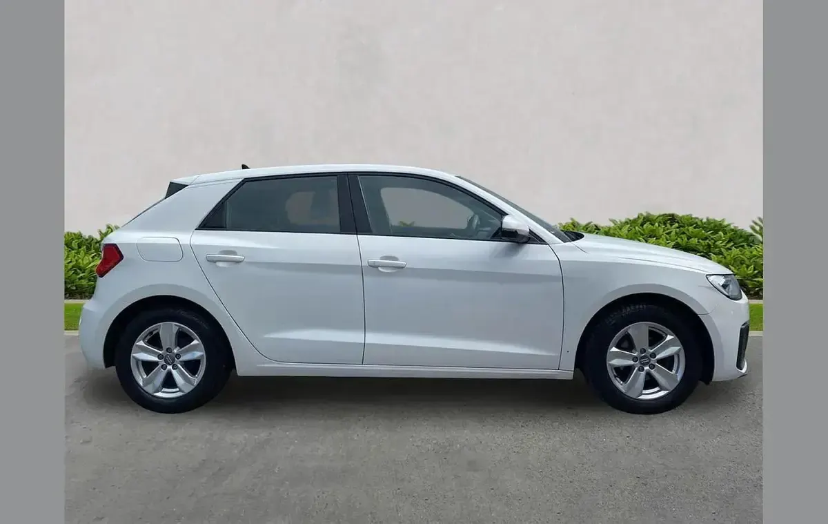 Used Audi A1 Design 94 HP (69 kW) 2020 White SUV