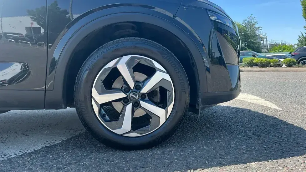 Used Nissan Qashqai N-Connecta 140 HP (102 kW) 2023 Black SUV