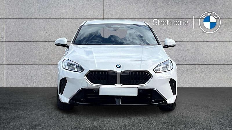 Second-hand BMW 120 M Sport 168 CP (123 kW) 2025 Alb Hatchback