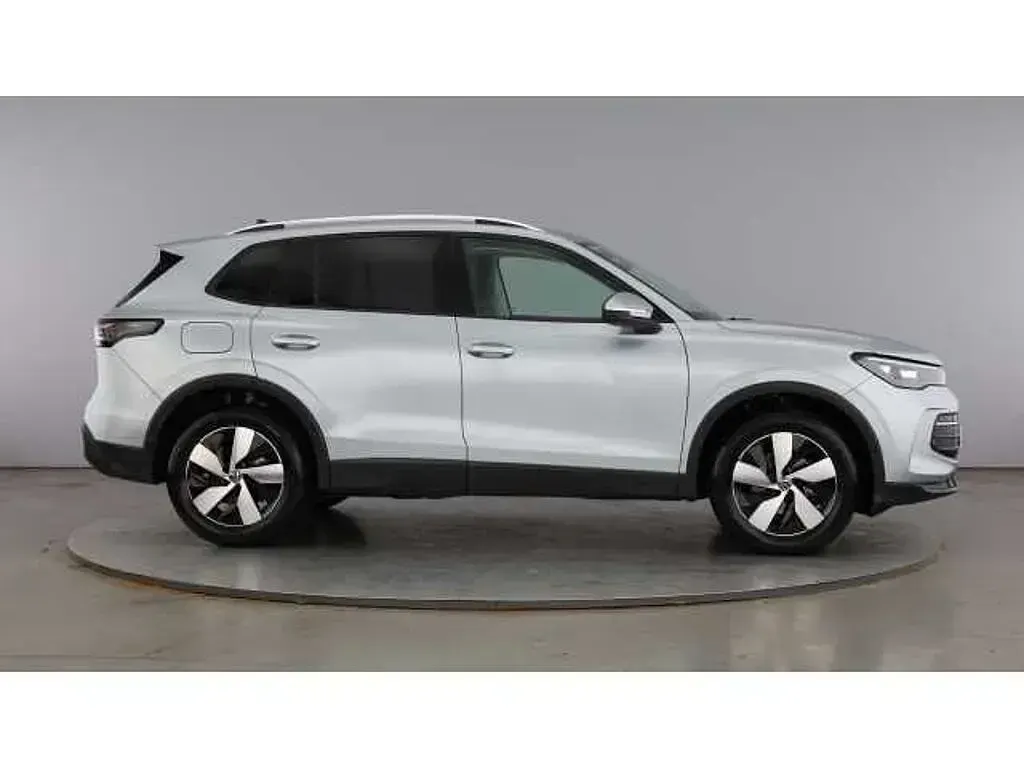 Nouă VW Tiguan Match 150 CP (110 kW) 2026 Argintiu SUV