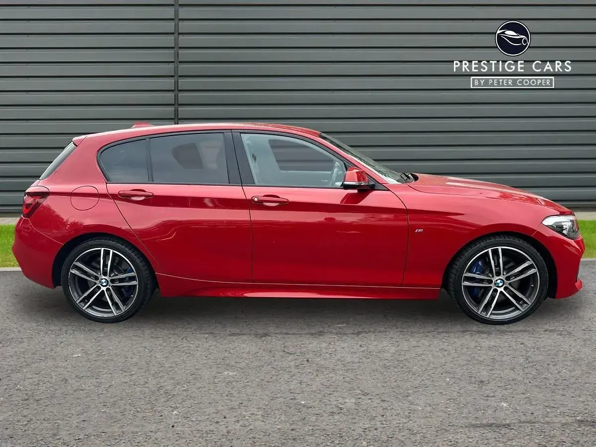 Used BMW 118 Efficient Dynamics 150 HP (110 kW) 2018 Red Hatchback