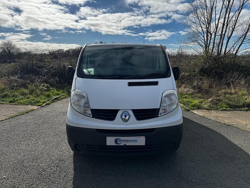 Used Renault Trafic 115 HP (84 kW) 2013 White MPV