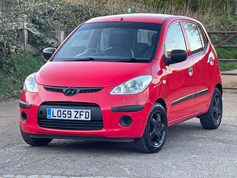 Used Hyundai i10 Classic 77 HP (56 kW) 2010 Red Hatchback