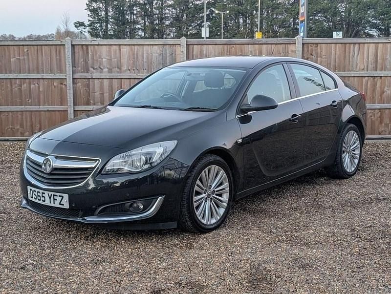 Black Used 2015 Vauxhall Insignia Design Edition Hatchback | £3,300 (Good price) - Image 1/4