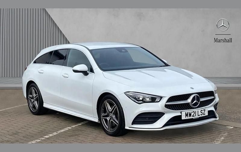 Used Mercedes CLA220 Shooting Brake AMG line 187 HP (137 kW) 2021 White Estate