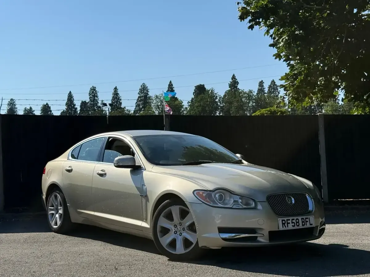 Used Jaguar XF Premium Luxury 207 HP (152 kW) 2009 Gold Sedan