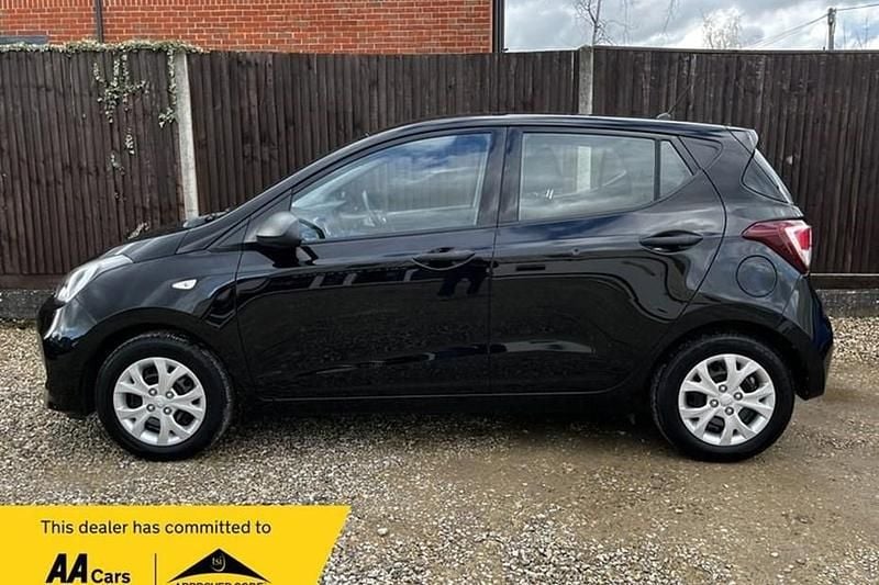 Used Hyundai i10 66 HP (48 kW) 2018 Black Hatchback