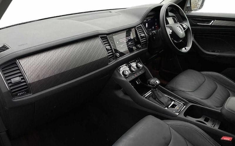 Silver Used 2024 Skoda Kodiaq SE L Executive SUV | £28,302 (Fair price) - Image 1/4
