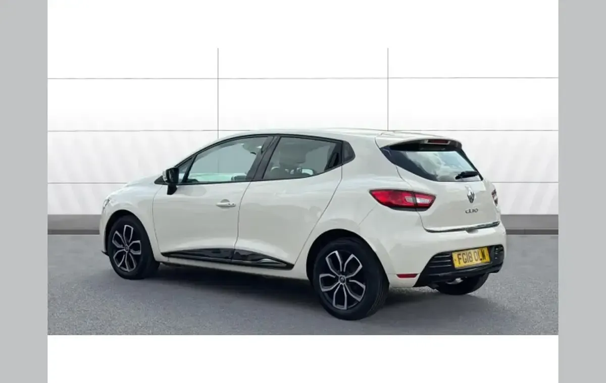 Used Renault Clio Dynamique 90 HP (66 kW) 2018 Other Hatchback