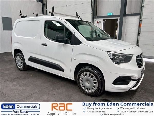 White Used 2020 Vauxhall Combo Sportive MPV | £7,860 (Good price) - Image 1/1