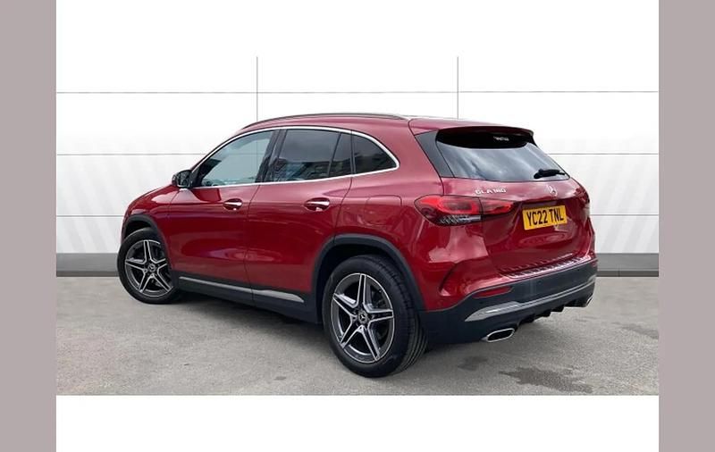 Used Mercedes GLA180 AMG Line Premium Plus 136 HP (100 kW) 2022 Red SUV