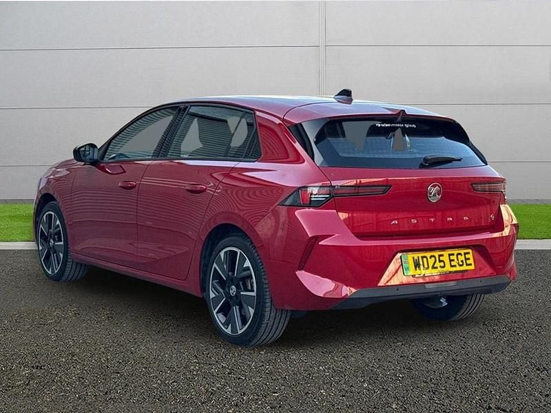 Used Vauxhall Astra 114 kW (156 HP) 2025 Red Hatchback
