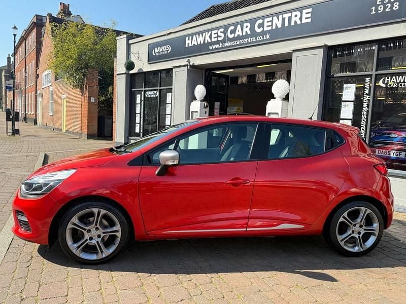 Used Renault Clio IV Dynamique 90 HP (66 kW) 2015 Red Hatchback