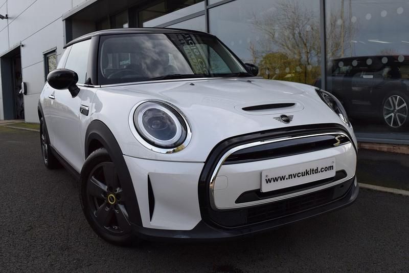White Used 2023 Mini Cooper S Hatch Hatchback | £14,485 (Good price) - Image 1/4