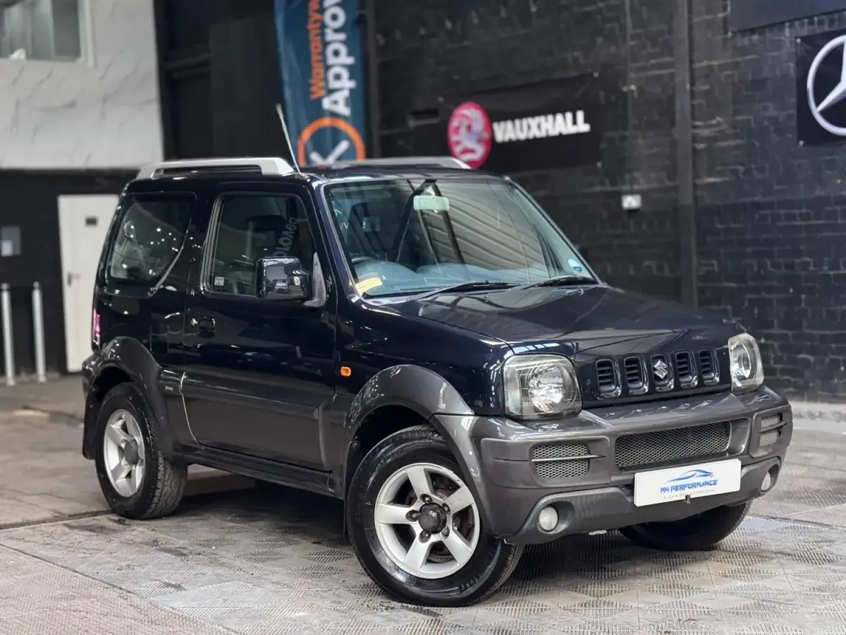 Usado Suzuki Jimny 85 CV (62 kW) 2008 Negro SUV