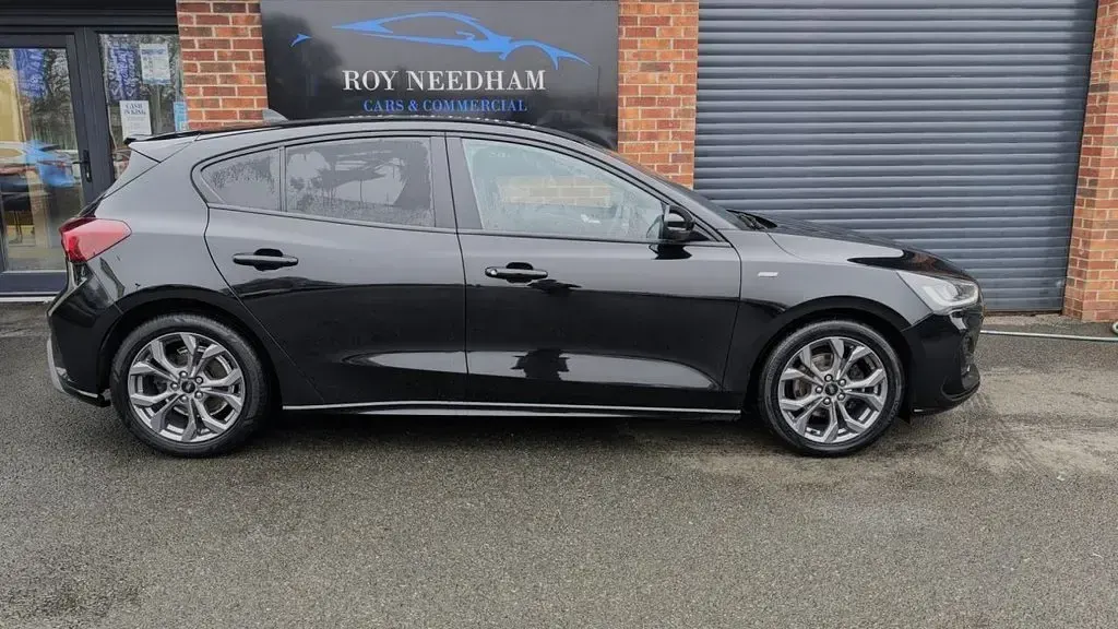 Used Ford Focus ST-Line 125 HP (91 kW) 2023 Black Hatchback