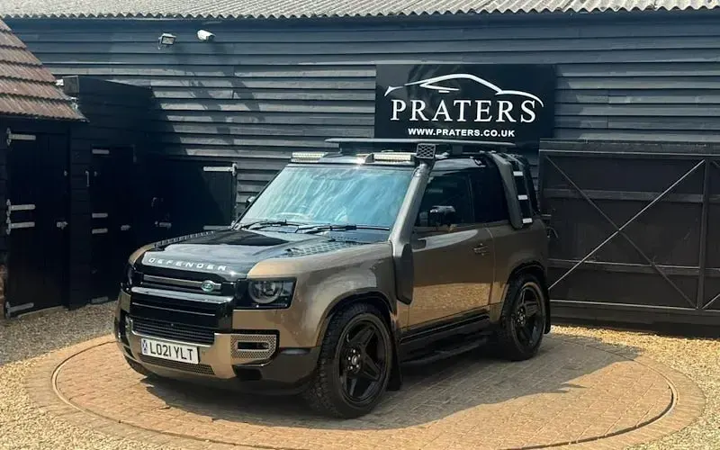 Used Land Rover Defender 400 HP (294 kW) 2024 SUV