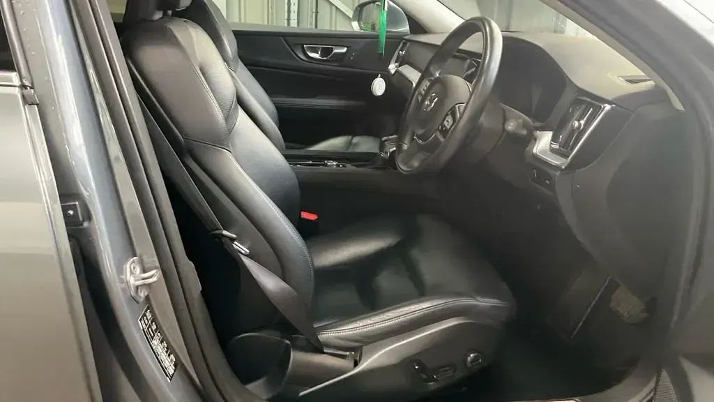 Used Volvo V60 Momentum 2019 Grey Estate