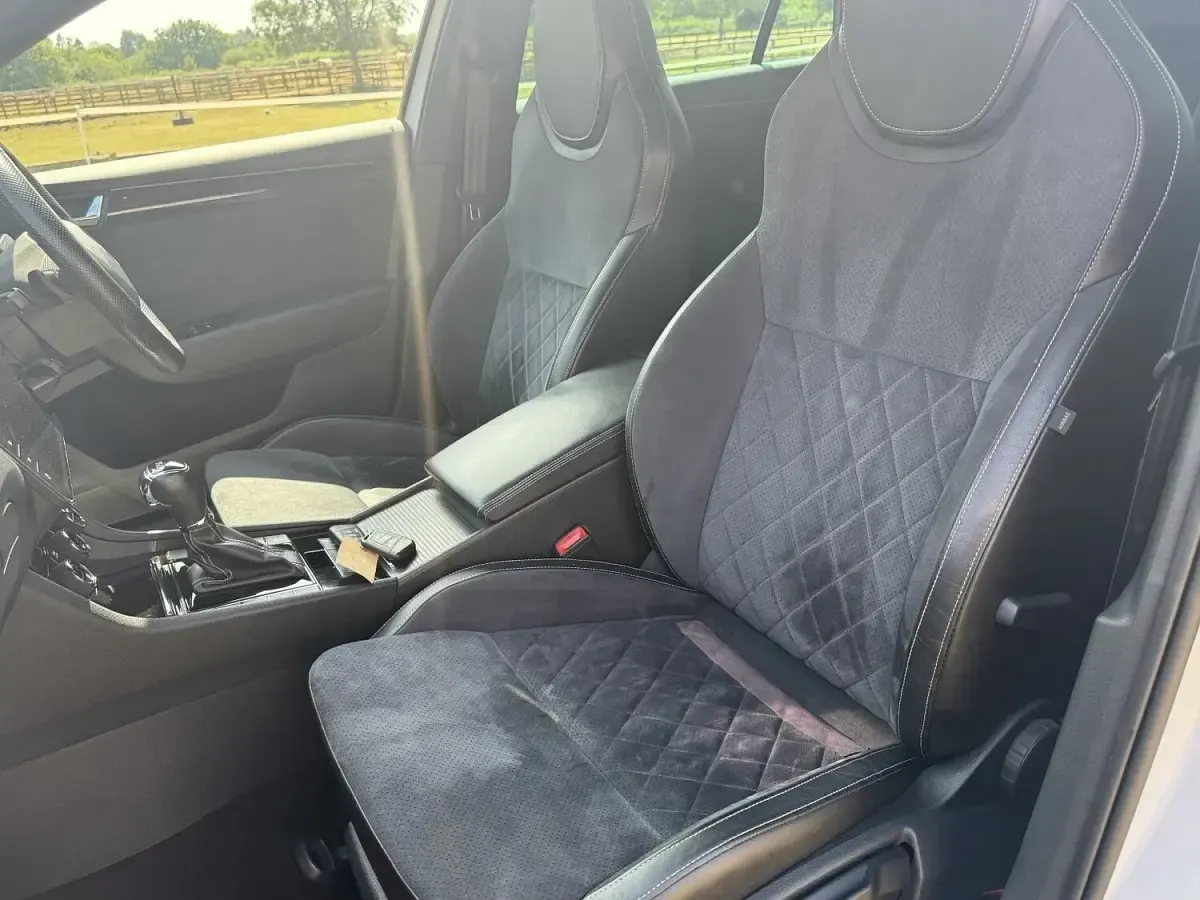 Used Skoda Superb SportLine 220 HP (161 kW) 2018 White Estate