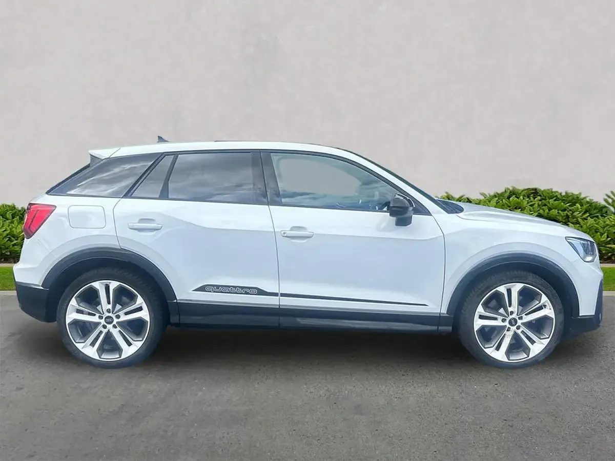 Used Audi SQ2 Black Edition 300 HP (220 kW) 2023 White SUV
