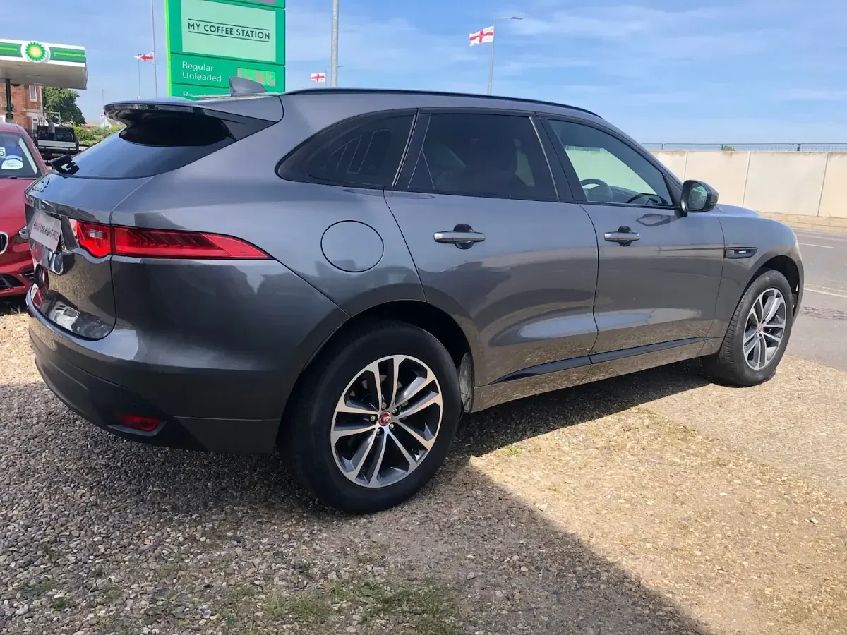 Used Jaguar F-Pace R-Sport 163 HP (119 kW) 2018 Grey SUV