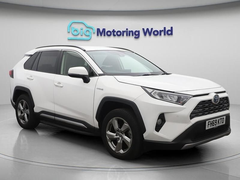 White Used 2020 Toyota RAV4 Design SUV | £19,500 (Fair price) - Image 1/4