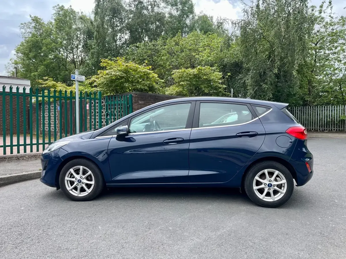 Used Ford Fiesta Zetec 2018 Blue Hatchback