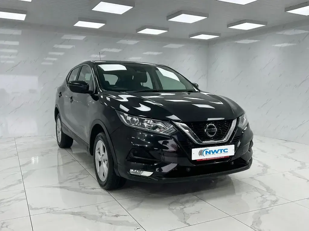Used Nissan Qashqai Acenta 115 HP (84 kW) 2018 Black SUV