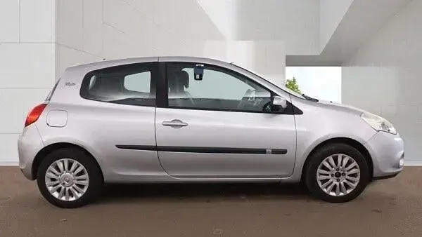 Used Renault Clio 2010 Silver Hatchback