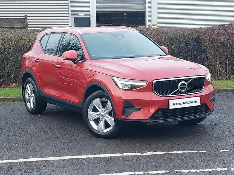 Used Volvo XC40 Core 163 HP (119 kW) 2023 Red SUV