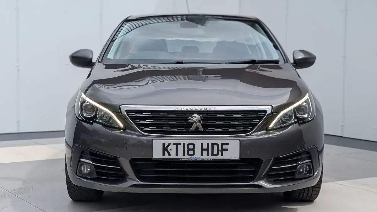 Used Peugeot 308 Allure 110 HP (80 kW) 2018 Grey Hatchback