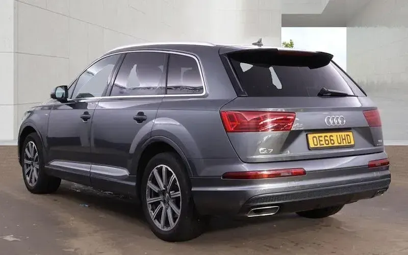 Usado Audi Q7 S-Line 218 HP (160 kW) 2017 Cinzento SUV