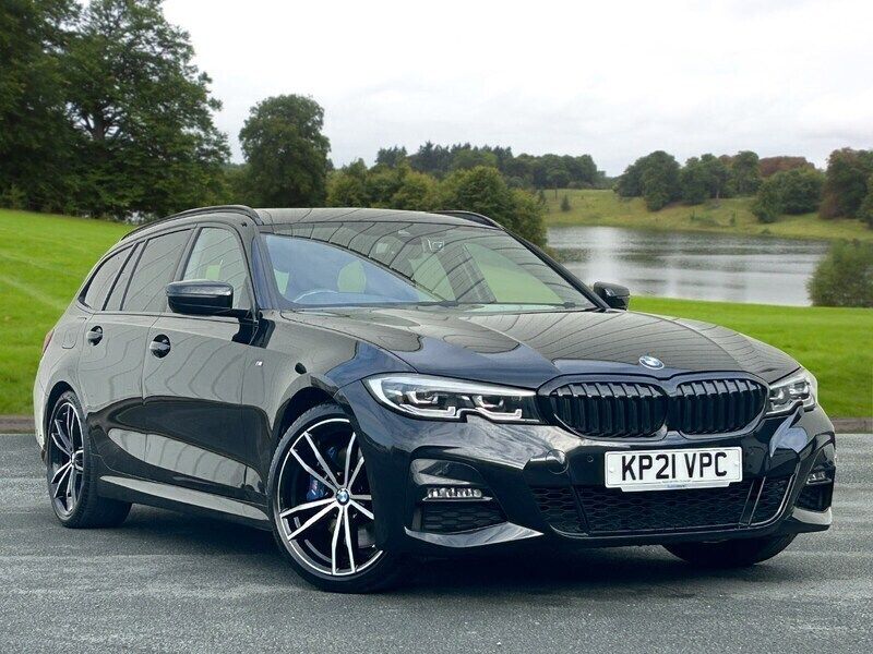 Black Used 2021 BMW 320 Comfort Edition Estate | £27,250 (Expensive) - Image 1/4