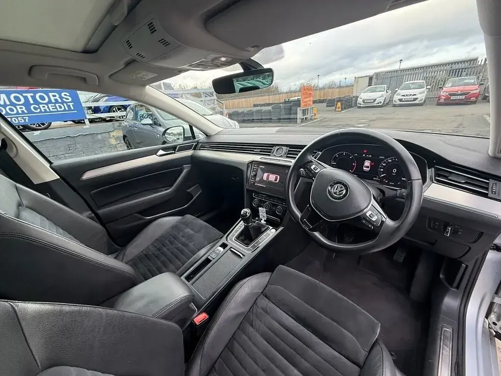 Begagnad VW Passat GT 150 HK (110 kW) 2017 Silver Sedan