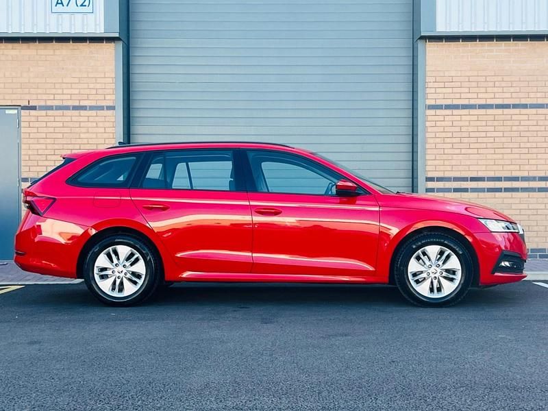 Begagnad Skoda Octavia SE Technology 150 HK (110 kW) 2021 Röd Kombi