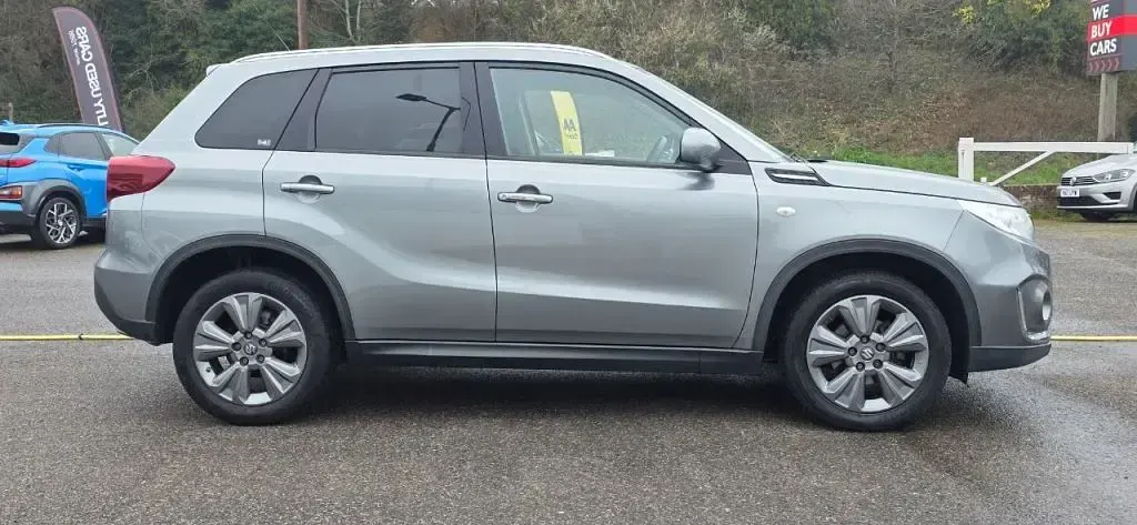 Używany Suzuki Vitara SZ-T 140 KM (102 kW) 2019 Szary SUV