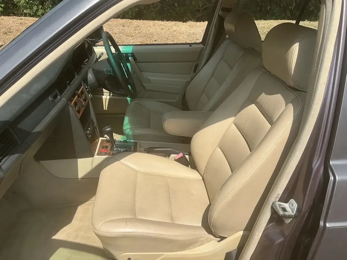 Used Mercedes 190 1992 Tanzanite metallic Sedan