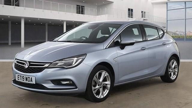 Used Vauxhall Astra SRi 150 HP (110 kW) 2019 Silver Hatchback