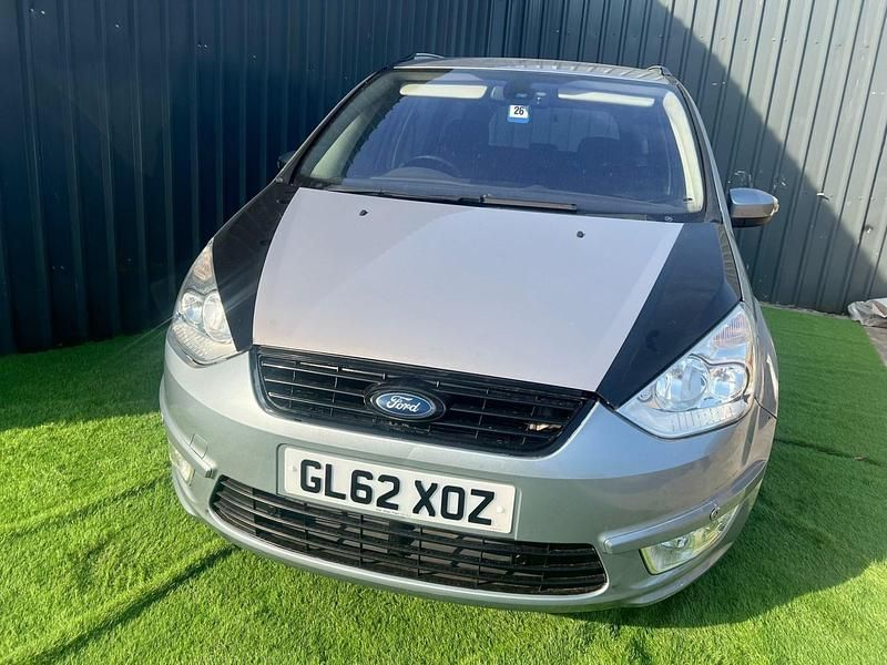 Begagnad Ford Galaxy Zetec 140 HK (102 kW) 2013 Silver Minibuss