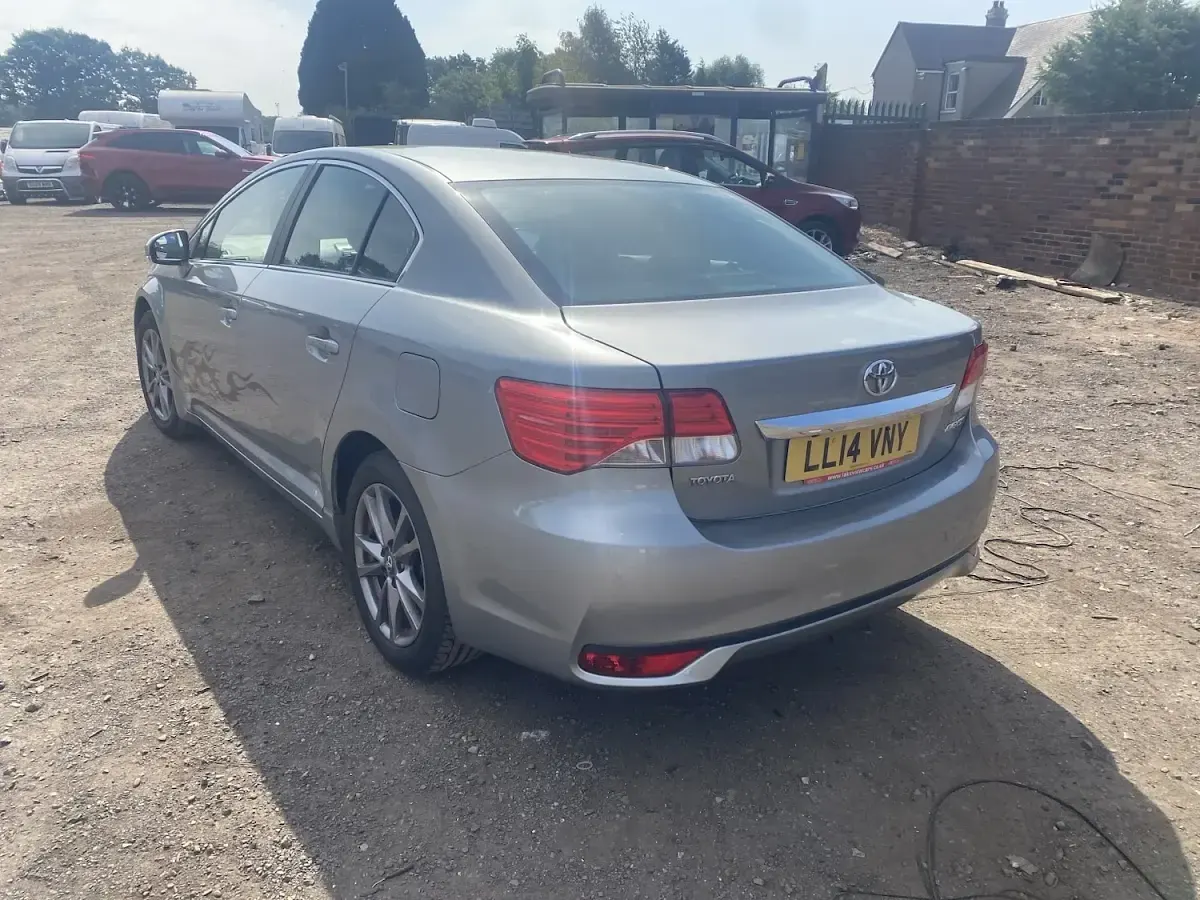 Used Toyota Avensis Business Edition 124 HP (91 kW) 2014 Grey Sedan