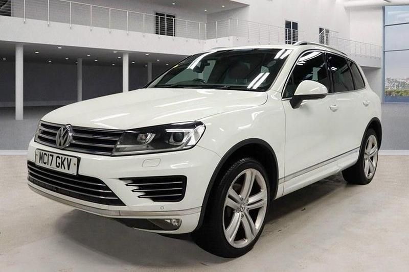 White Used 2017 VW Touareg R-line Plus SUV | £14,495 (Good price) - Image 1/1