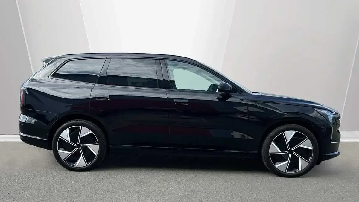 Used Volvo EX90 Ultra 295 kW (402 HP) 2025 Black SUV