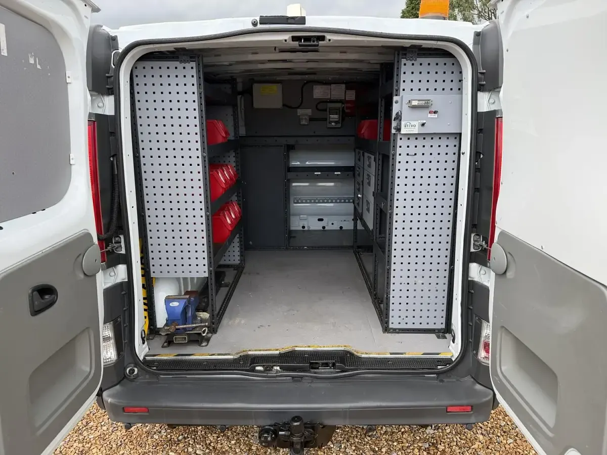 Used Vauxhall Vivaro 115 HP (84 kW) 2013 White MPV