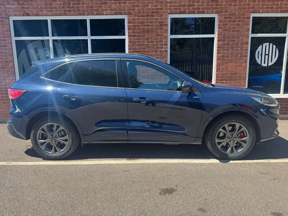 Used Ford Kuga ST-Line 225 HP (165 kW) 2021 Blue SUV